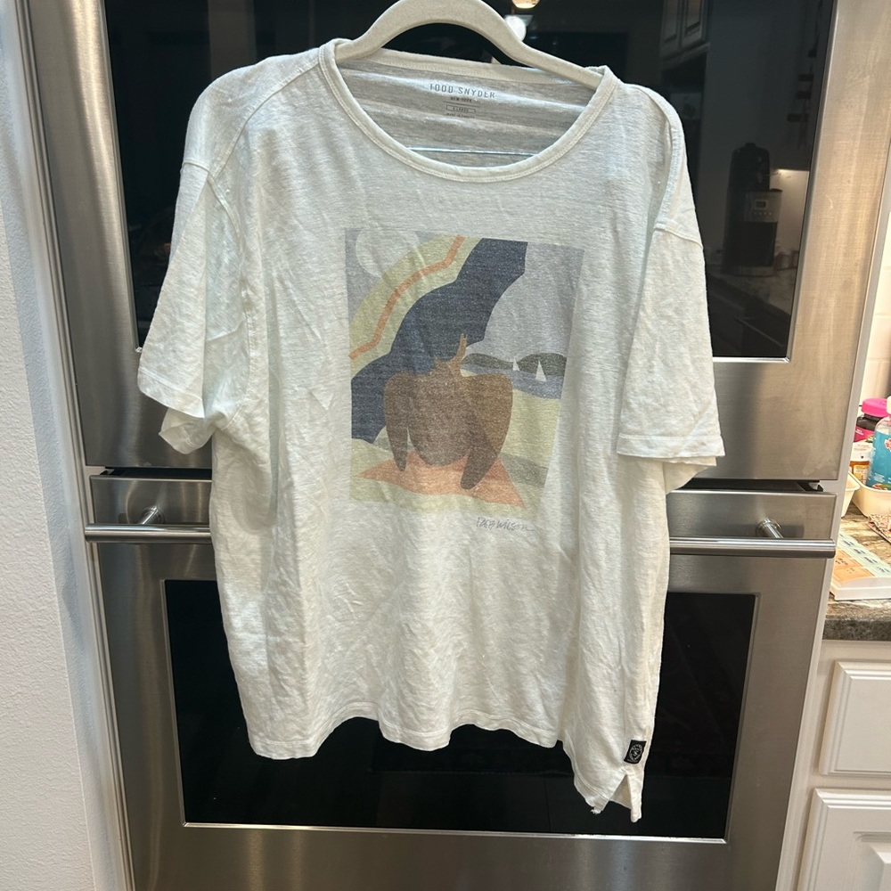 Todd Snyder White Graphic Short Sleeve Tee XL has wear